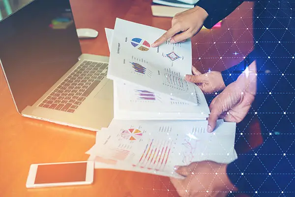 电脑主板装什么好看些